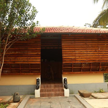 Lara Lake View Resort Thiruvananthapuram Buitenkant foto