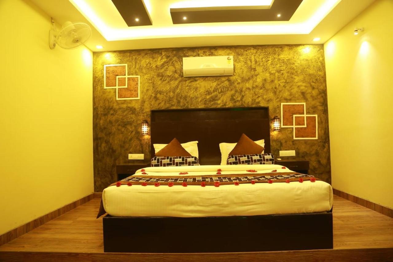 Lara Lake View Resort Thiruvananthapuram Buitenkant foto