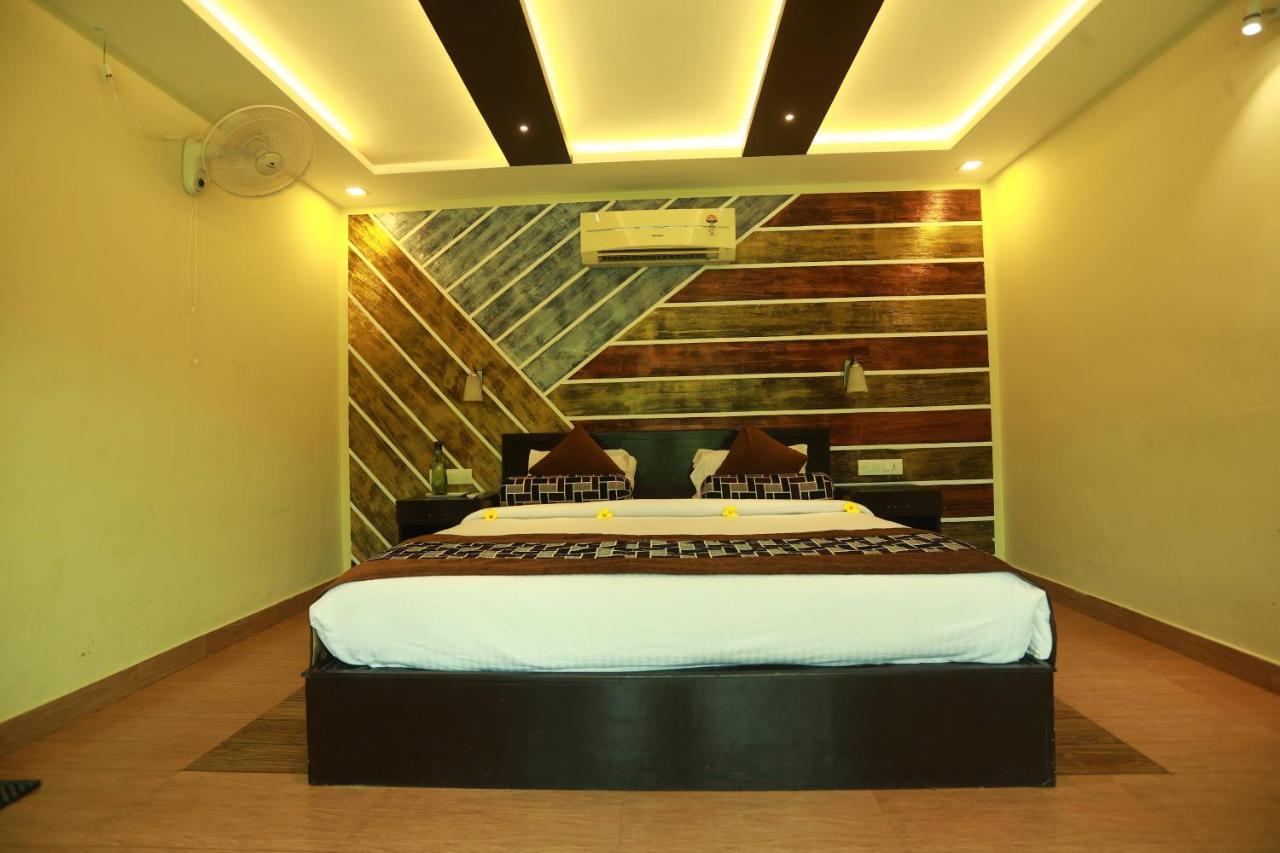 Lara Lake View Resort Thiruvananthapuram Buitenkant foto