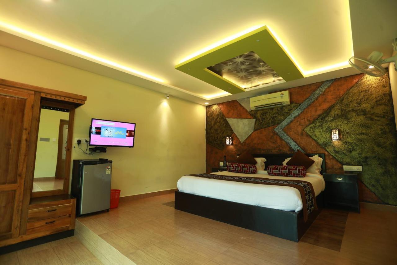Lara Lake View Resort Thiruvananthapuram Buitenkant foto