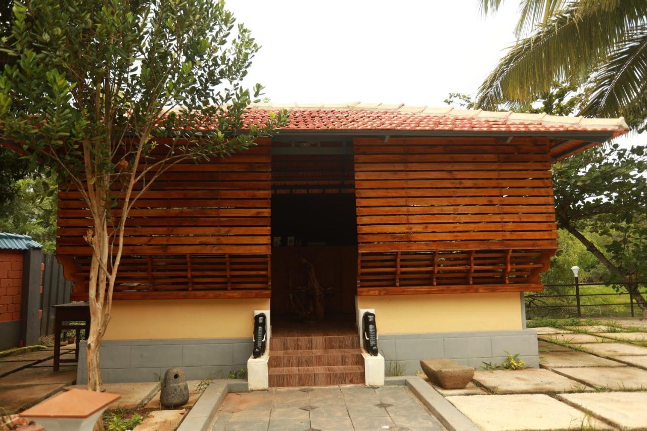 Lara Lake View Resort Thiruvananthapuram Buitenkant foto